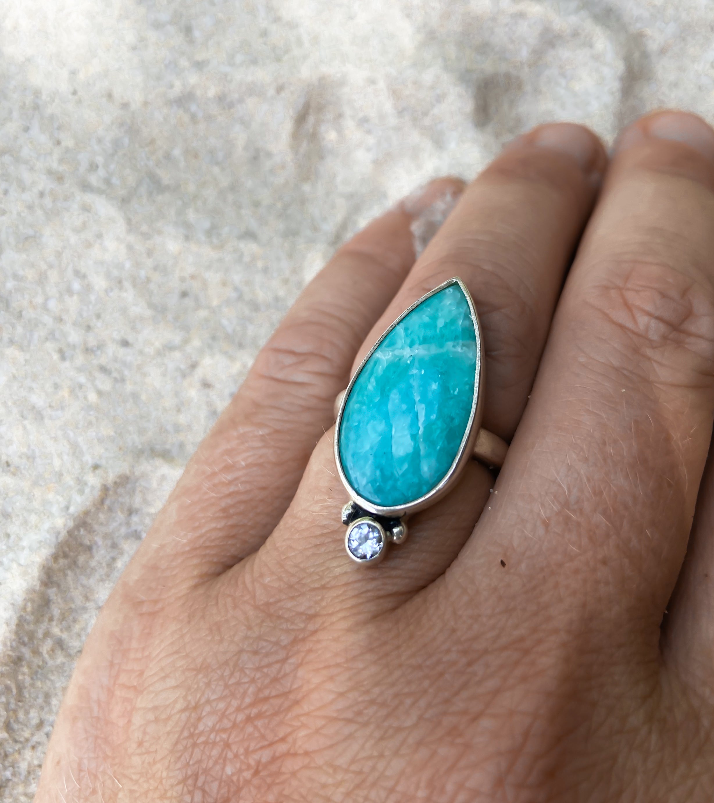 DROPLET RING: Amazonita & Whte Sapphire