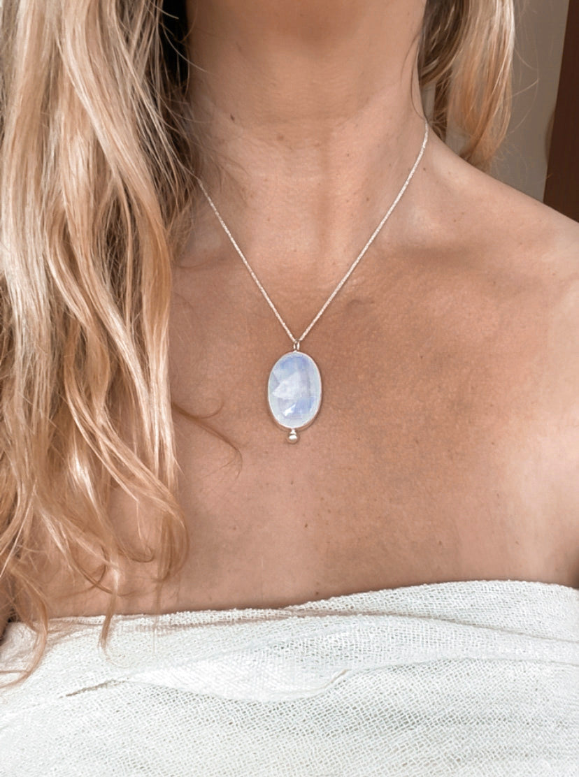 OCEAN NECKPIECE: Moonstone