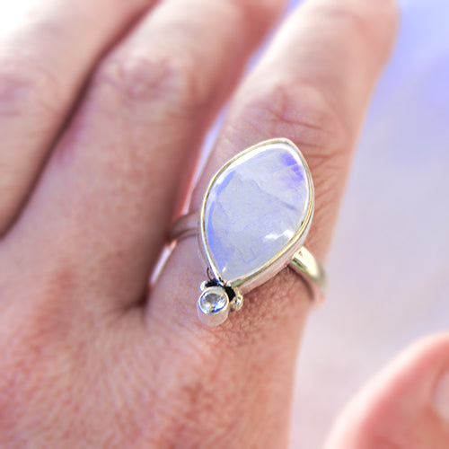 DROPLET RING: Moonstone & White Topaz