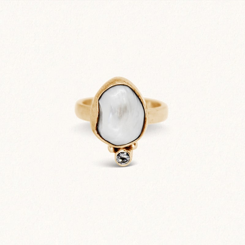 DROPLET RING: Freshwater Pearl & White Topaz