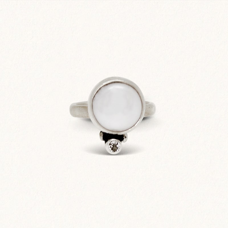 DROPLET RING: Freshwater Pearl & White Topaz