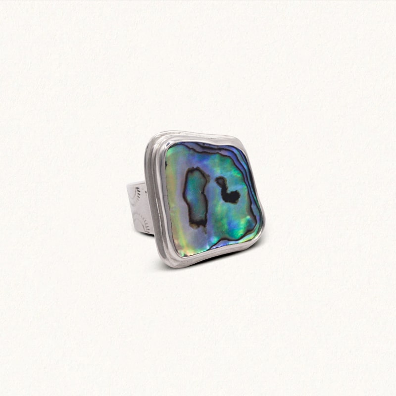 VENUS RING: Paua Shell