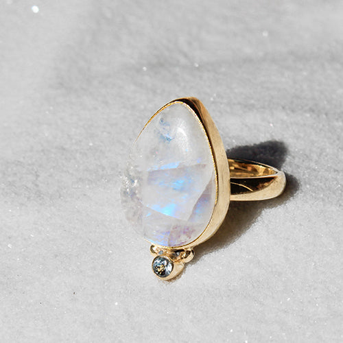 DROPLET RING: Moonstone & White Topaz