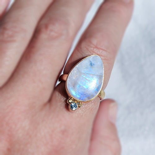 DROPLET RING: Moonstone & White Topaz