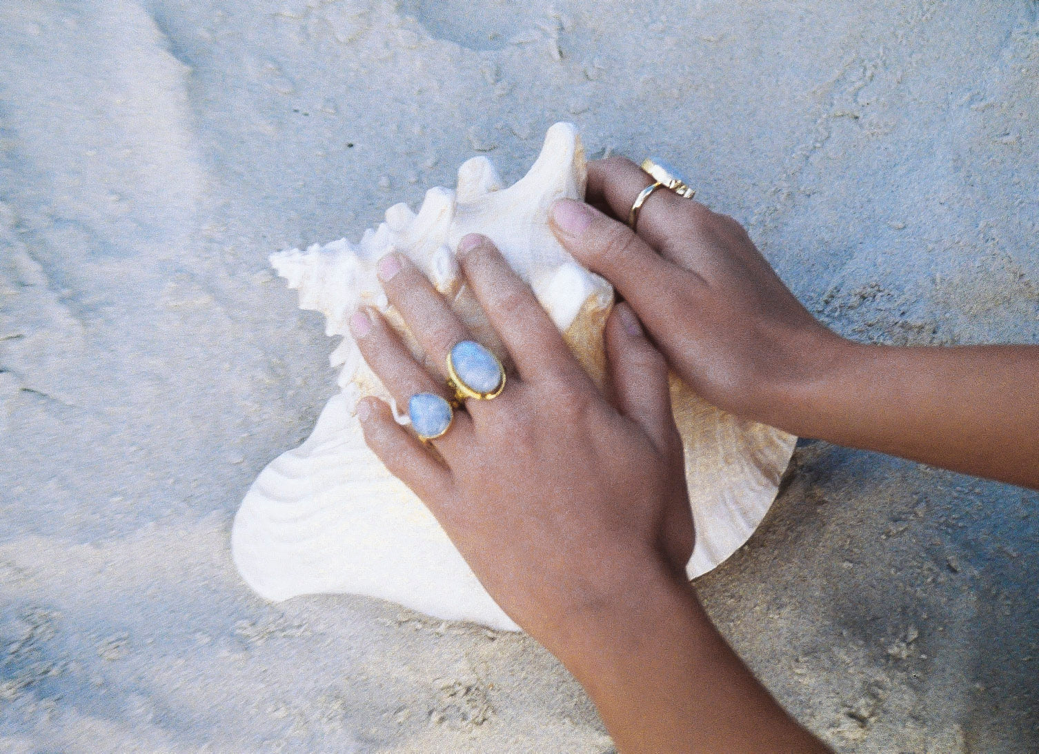VENUS RING: Moonstone