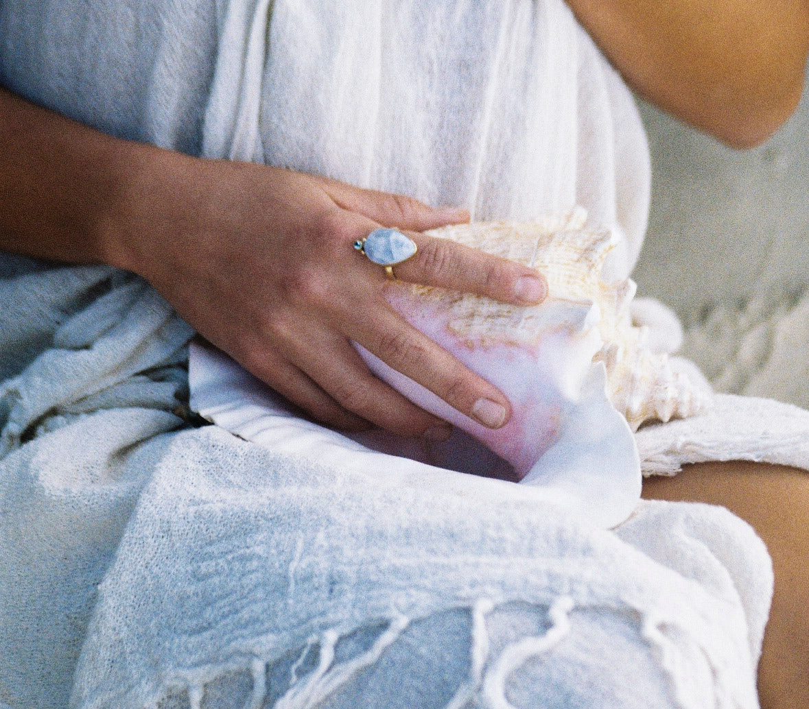 DROPLET RING: Moonstone & White Topaz