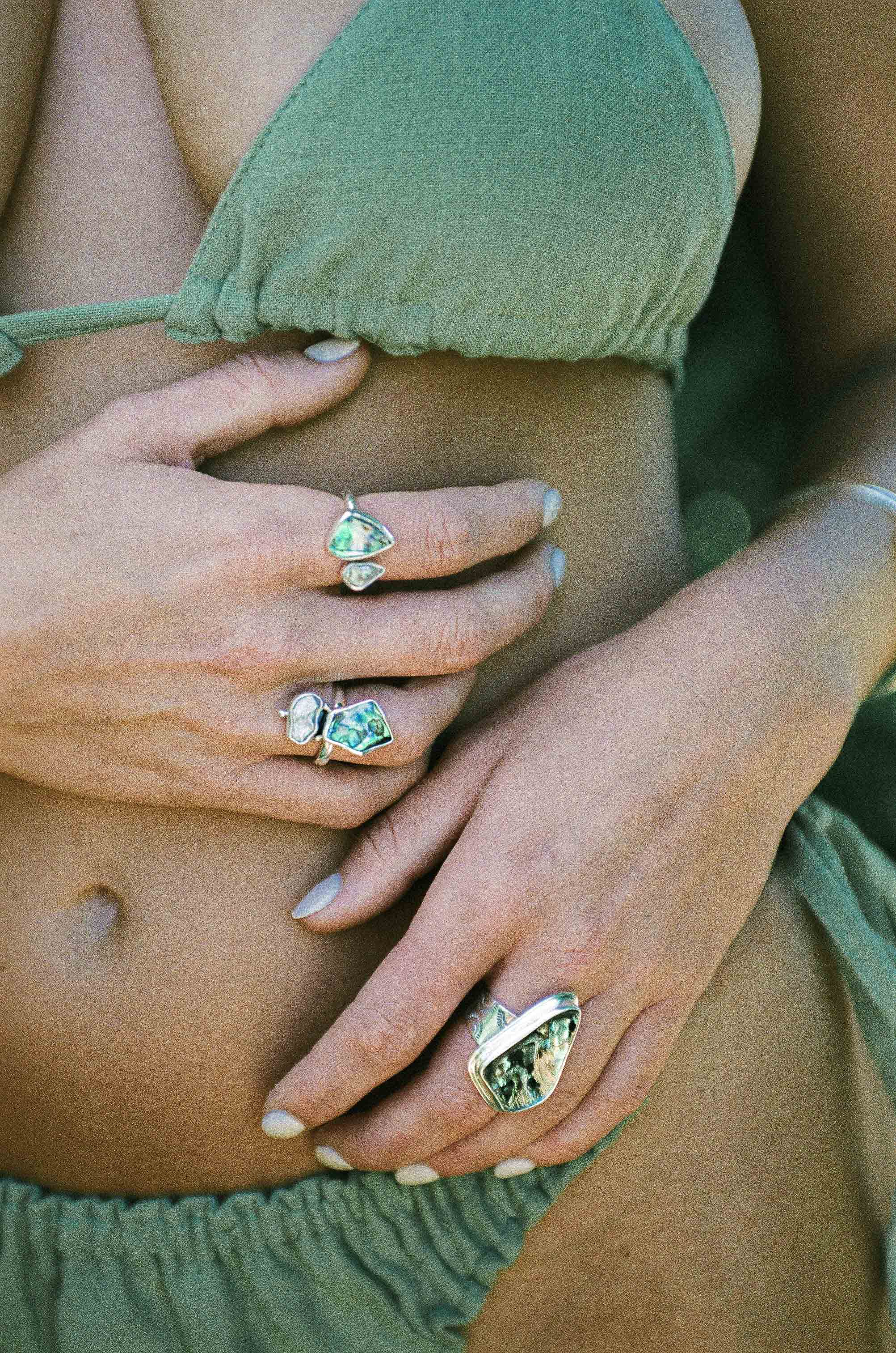 MOONGLADE RING: Pearl & Paua Shell