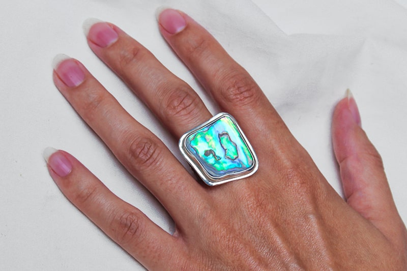VENUS RING: Paua Shell