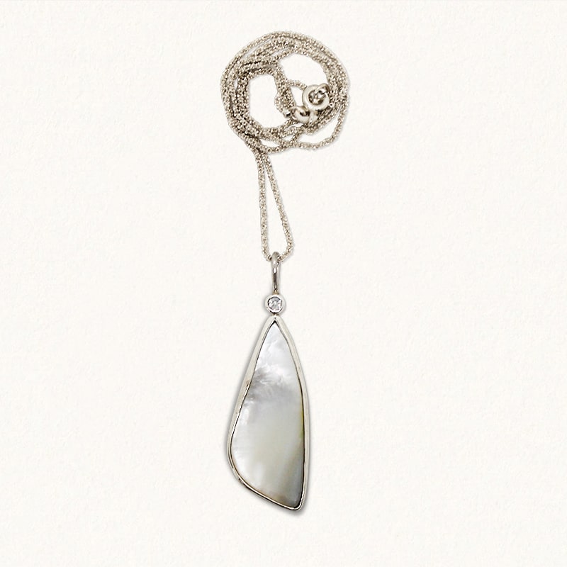 DROPLET NECKPIECE : Mother Of Pearl & White Sapphire