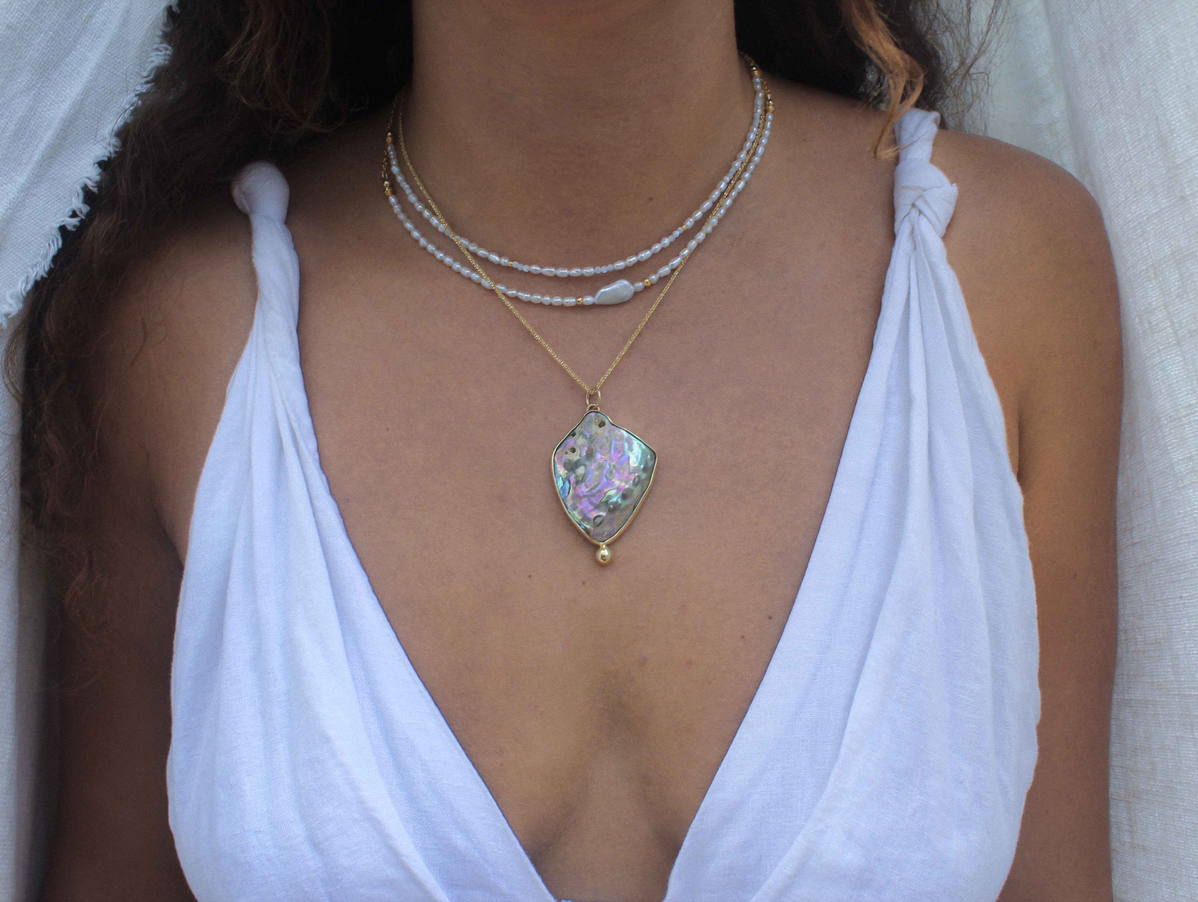 INAYA NECKLACE: Pearl + Biwa - GOLD