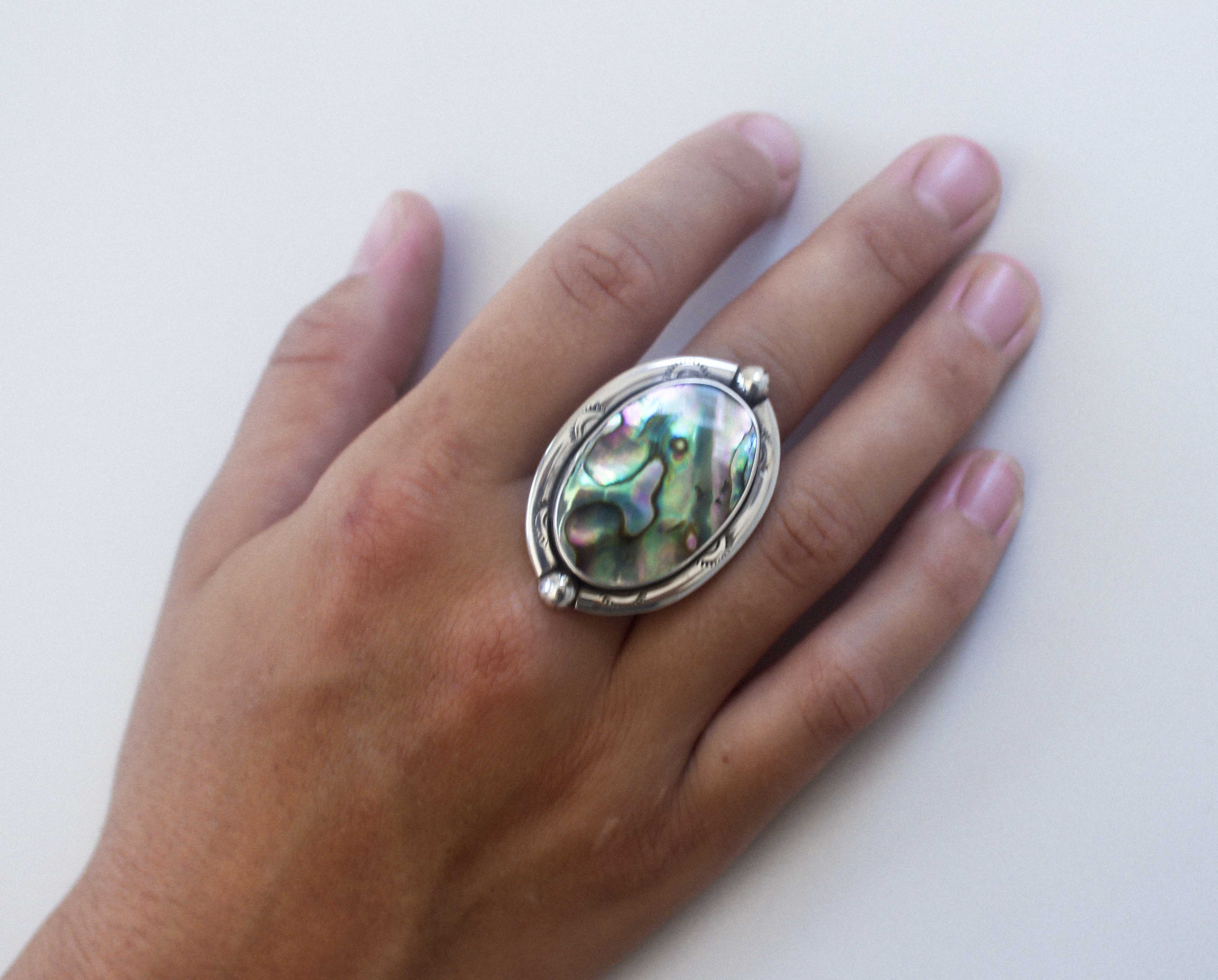 UNIVERSE RING: Paua Shell